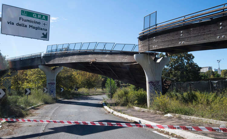 8 10 2020-Ponte ciclabile caduto-Via Laurentina
